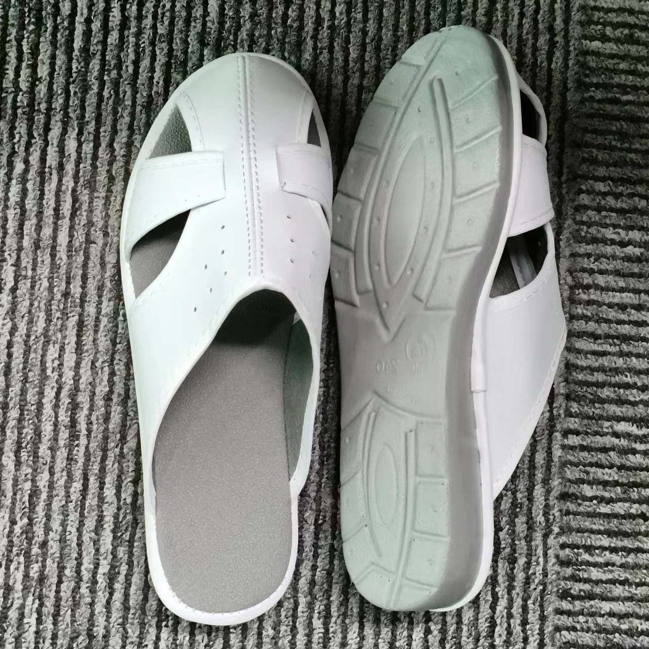 ESD Anti-Skid White Anti-Static Spu Four Eye Slippers