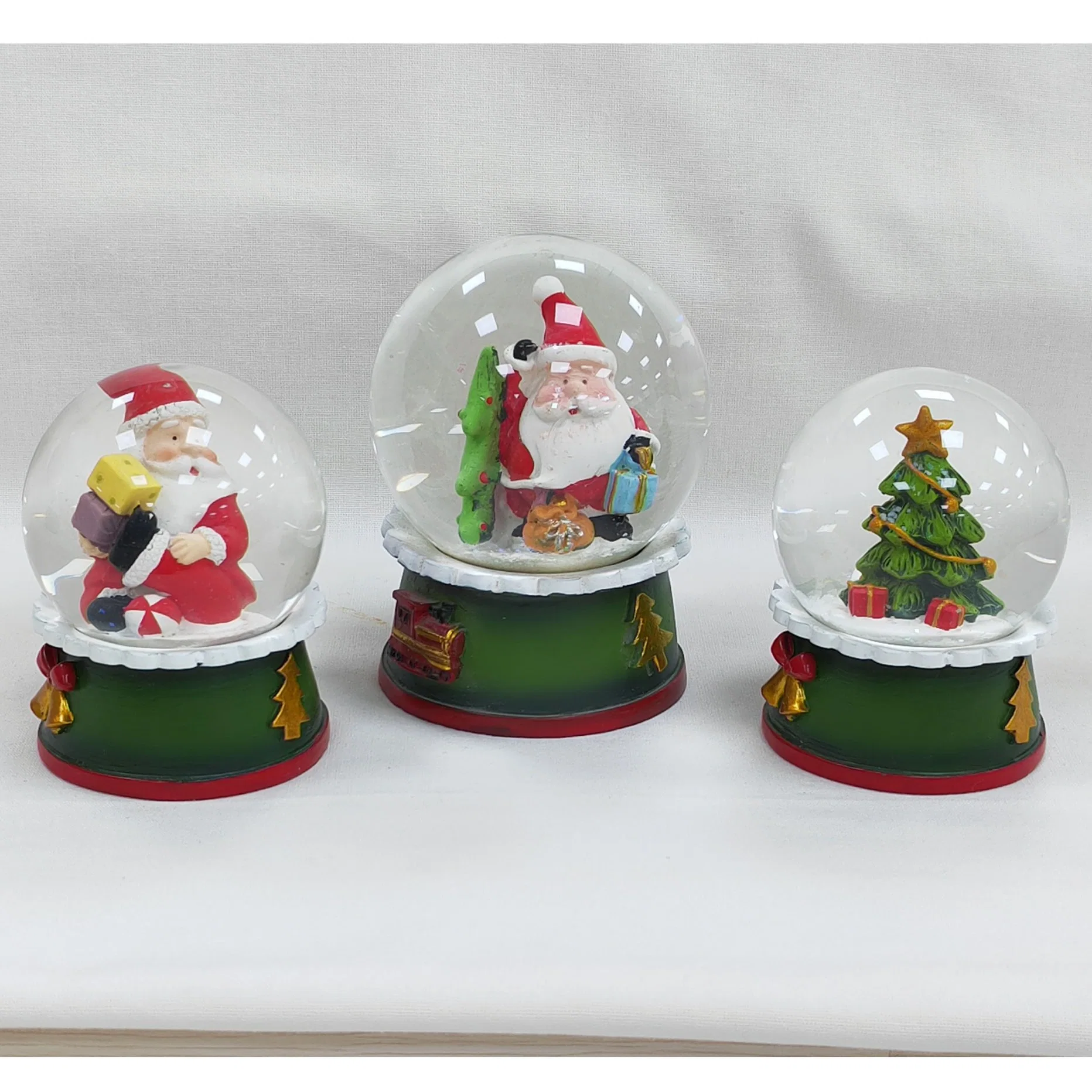 Resin Water Globe Gifts Polyresin Water Globe Souvenir Manufacturer in China