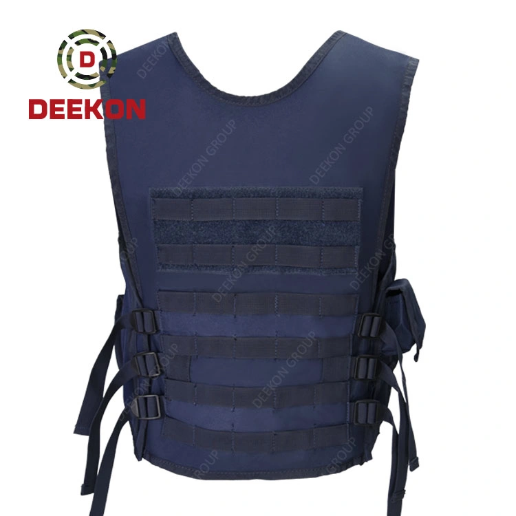 Gilet tactique avec porte-plaque multi-usage