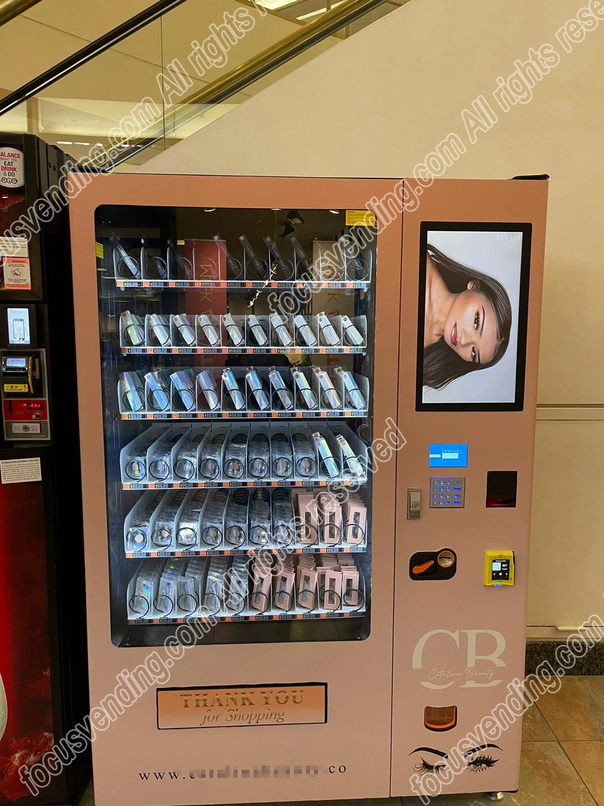 Soins du visage Maquillage rose brillant à lèvres de cils vending machine accepter Costomization