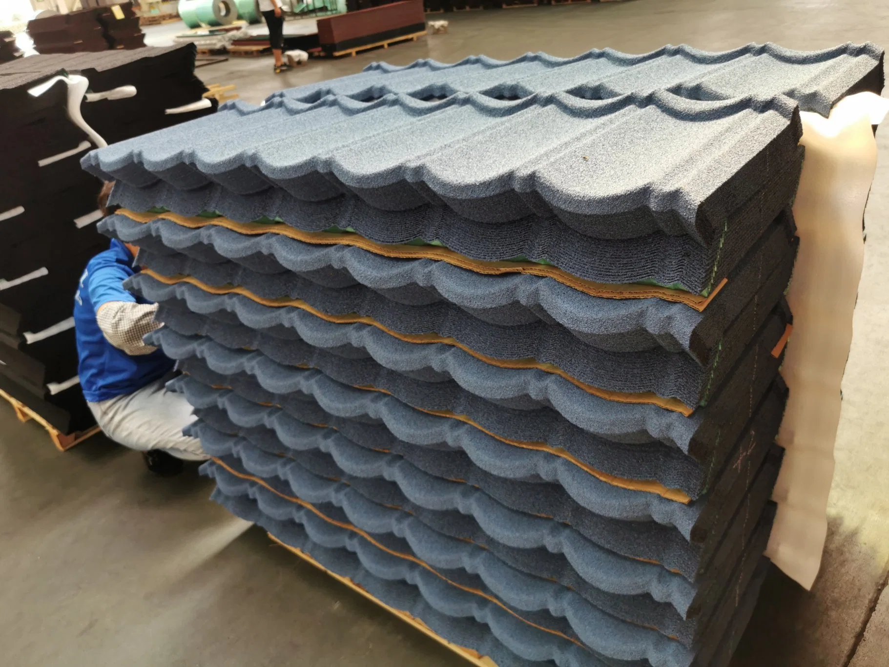 China Roof Lightweight Roofing Materials Stone Coated Metal Roof Tiles Accessories