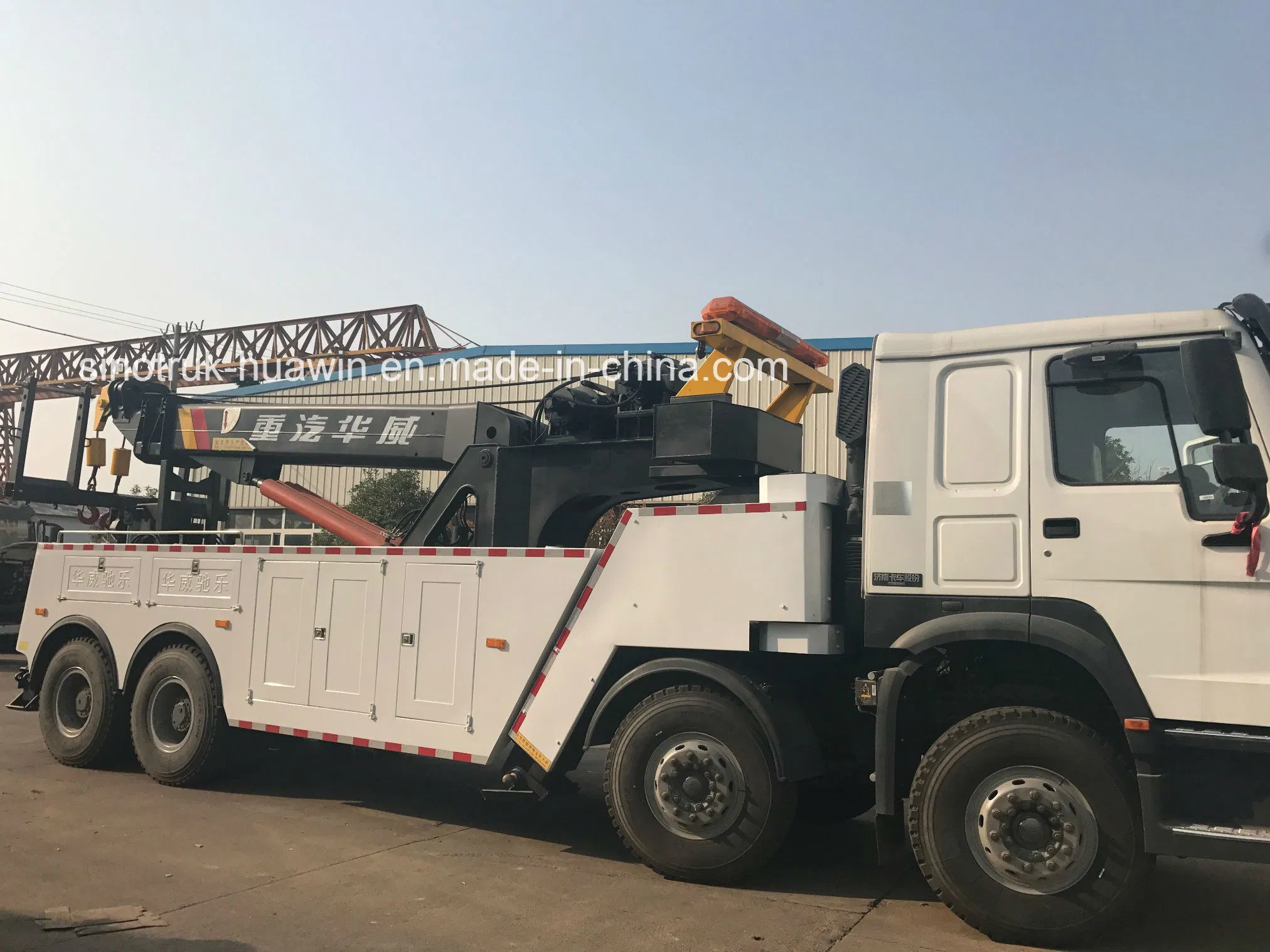 Good Quality Wrecker Towing Truck Road Clearing Truck