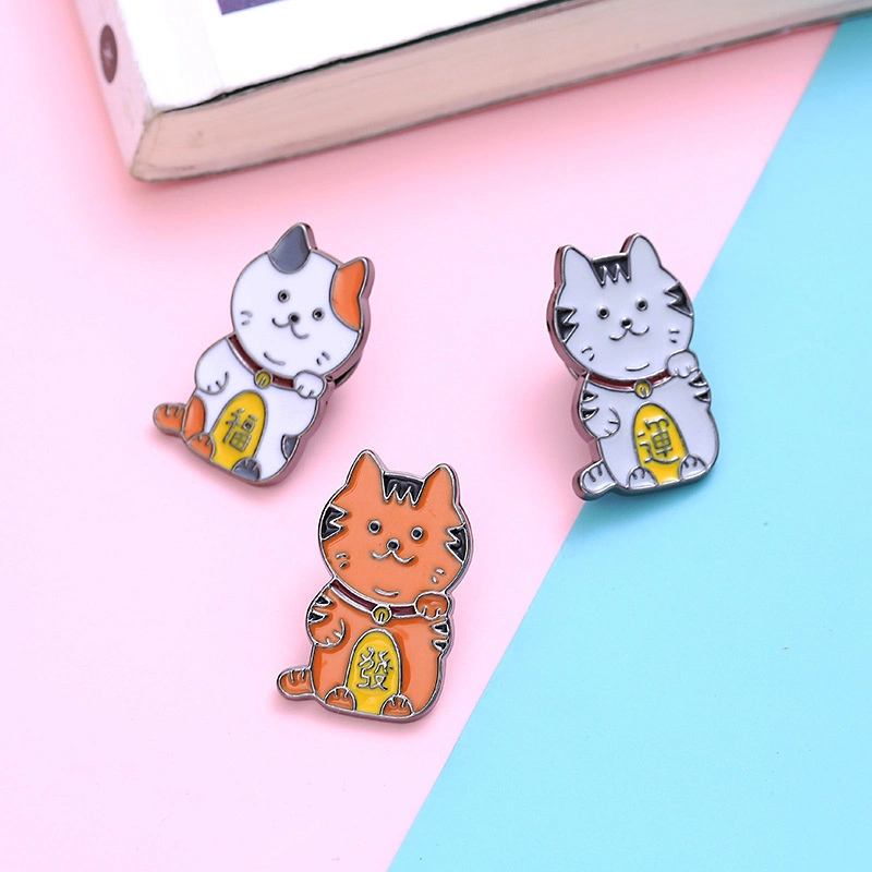 Venda por grosso de desenhos animados de logotipo personalizado sorte adorável animal de estimação adorável Pinos Cat Fortune Acessórios de Moda dons ligas macias de disco rígido de metal Broche crachá do esmalte Pin de lapela