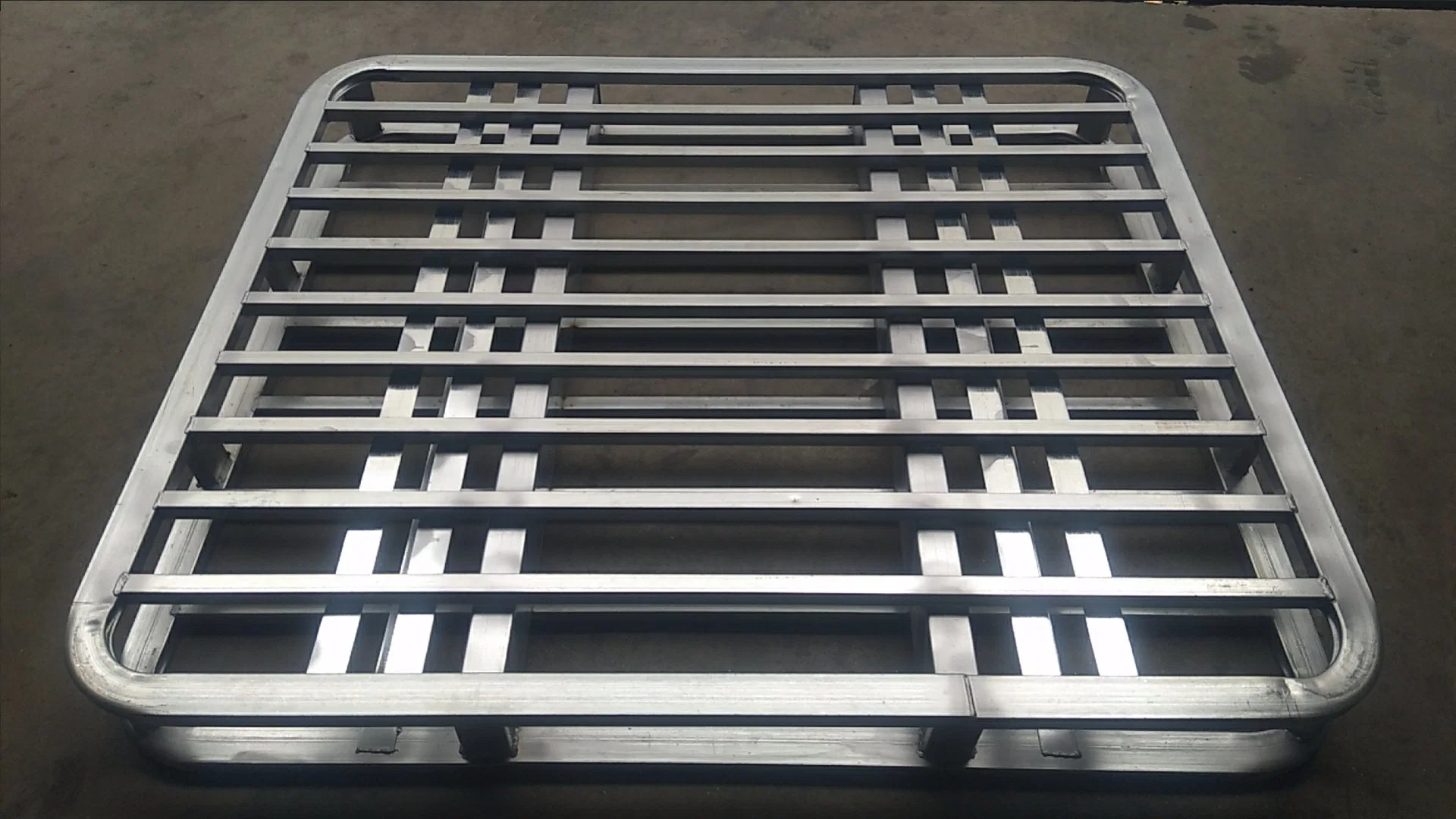 Four-Sided Fork Structure Galvanized Steel Pallet