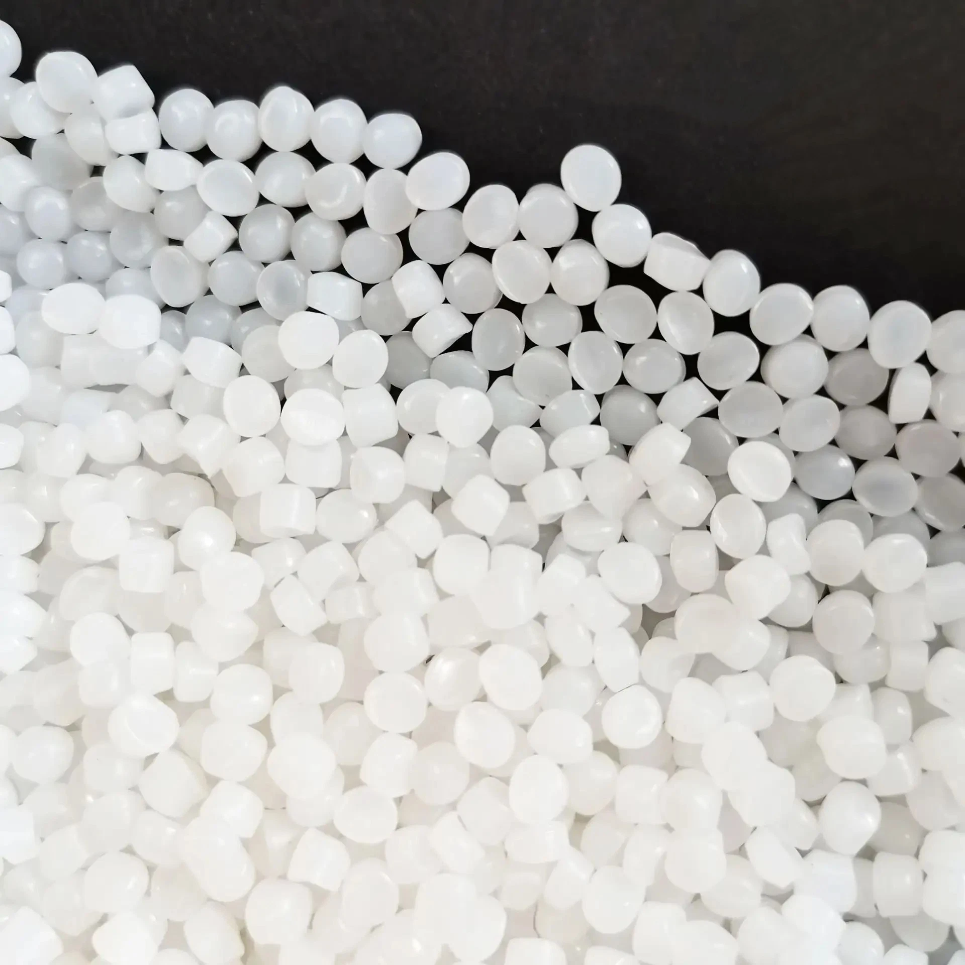 سعر المصنع HDPE/PP/ABS/PVC حبيبات بلاستيكية للمنتجات البلاستيكية