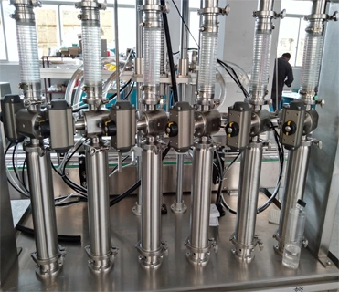 Kefai Automatic 4 Heads Liquid Bottle Milk Drink Filling and Packaging Machine