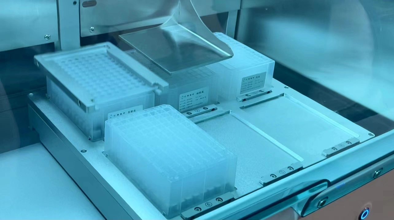 Système d'extraction des acides nucléiques ADN Full-Automatic automatique du matériel de laboratoire de purification de la PCR