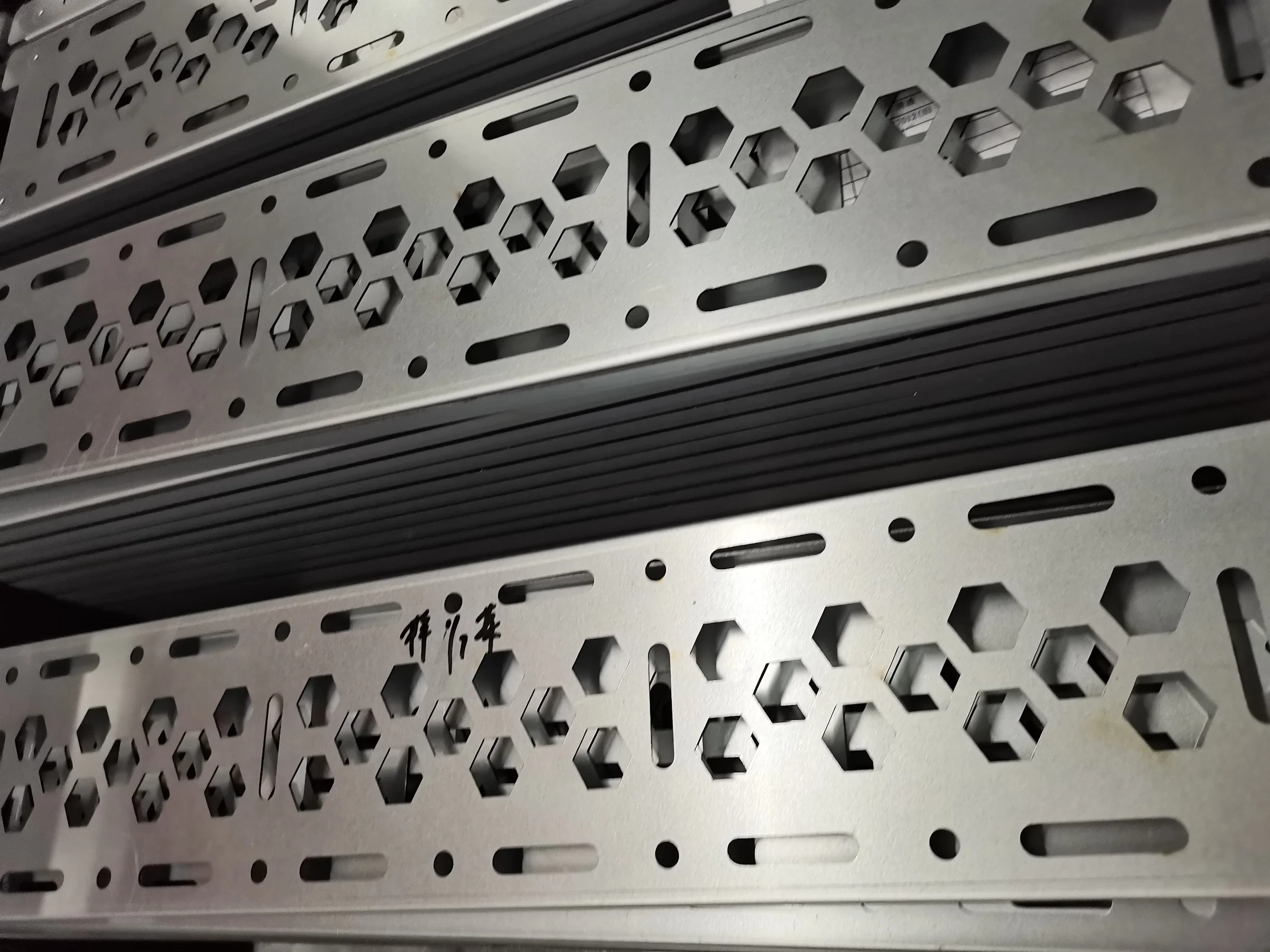 Professional Sheet Metal Manufacturing Punching Laser Cutting Service