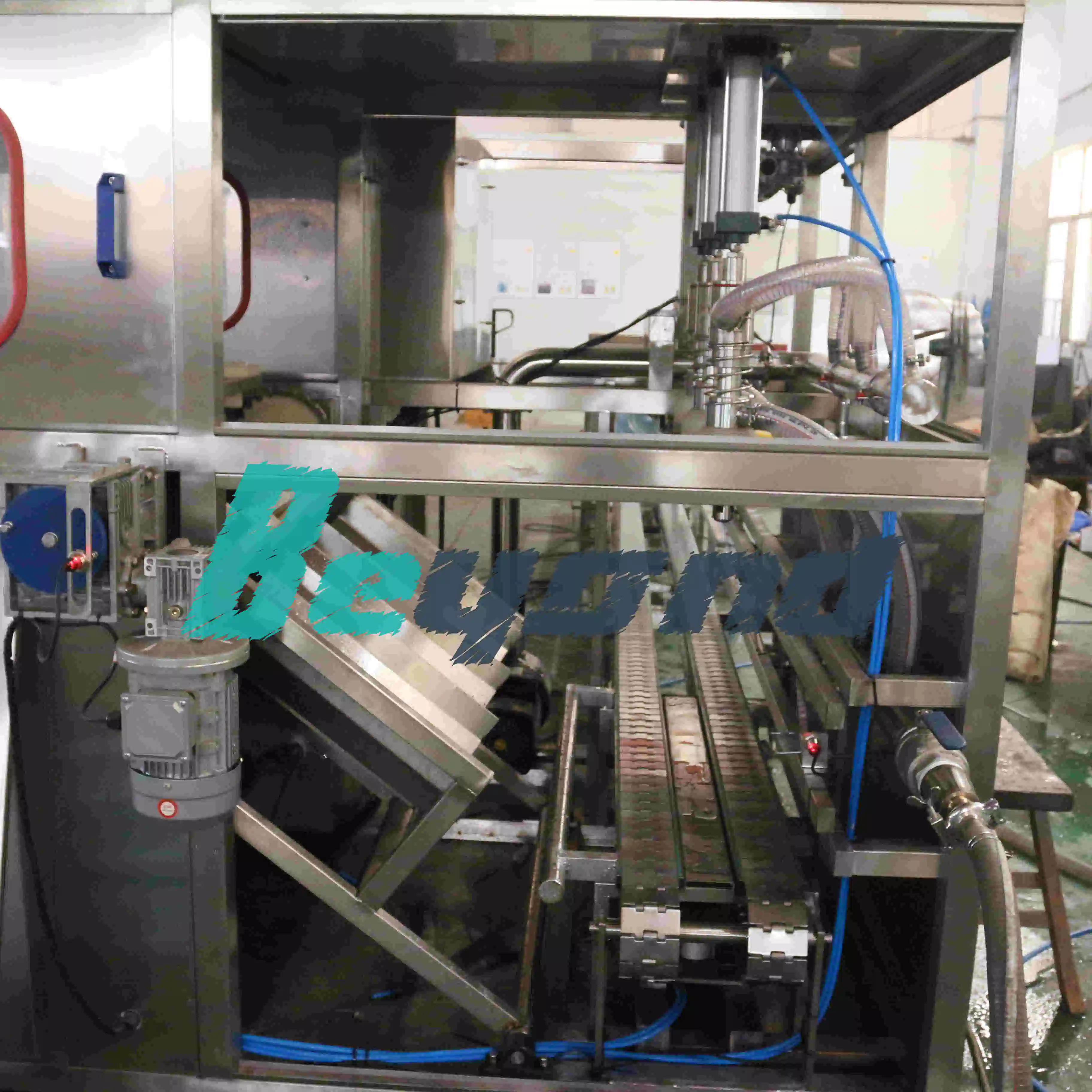 2023 New Design Fully Automatic Easy-Operated 3&5 Gallon Big Bottle Liquid Pure Mineral Water Bottling Filling Capping Packing Sealing Machine