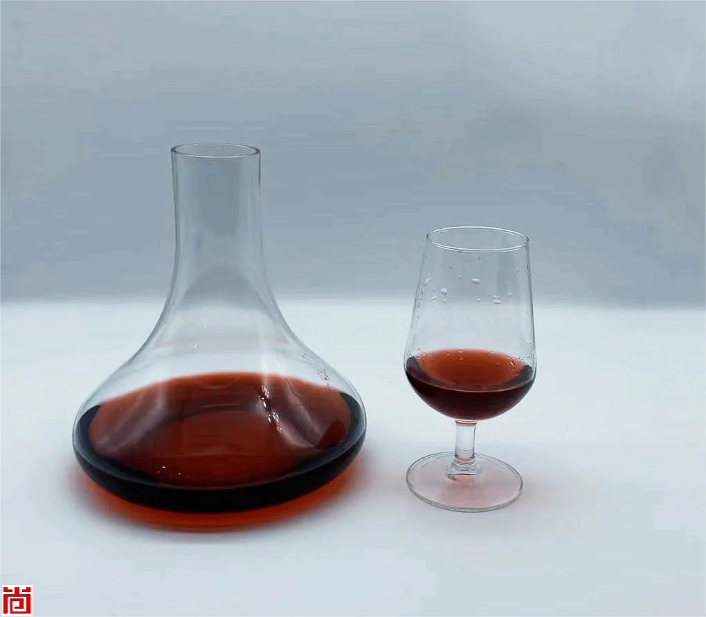 Excellent Quality Wine Decanter, Hand Blown Glass