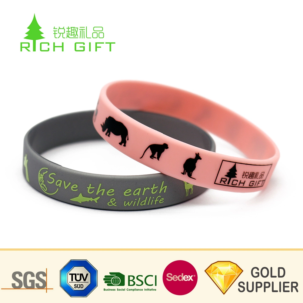 Una muestra gratis Europa Rock baratos a granel personalizadas Pulsera de caucho de 1 pulgadas fragancia luminosa Crossfit Filipina de la Biblia en relieve los versos de pulsera de silicona de fútbol sin MOQ