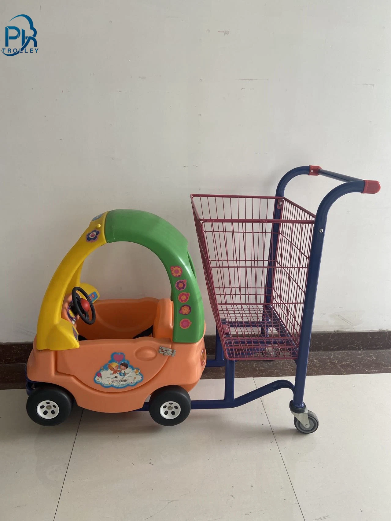 Chariot poussette pour enfants avec petites voitures