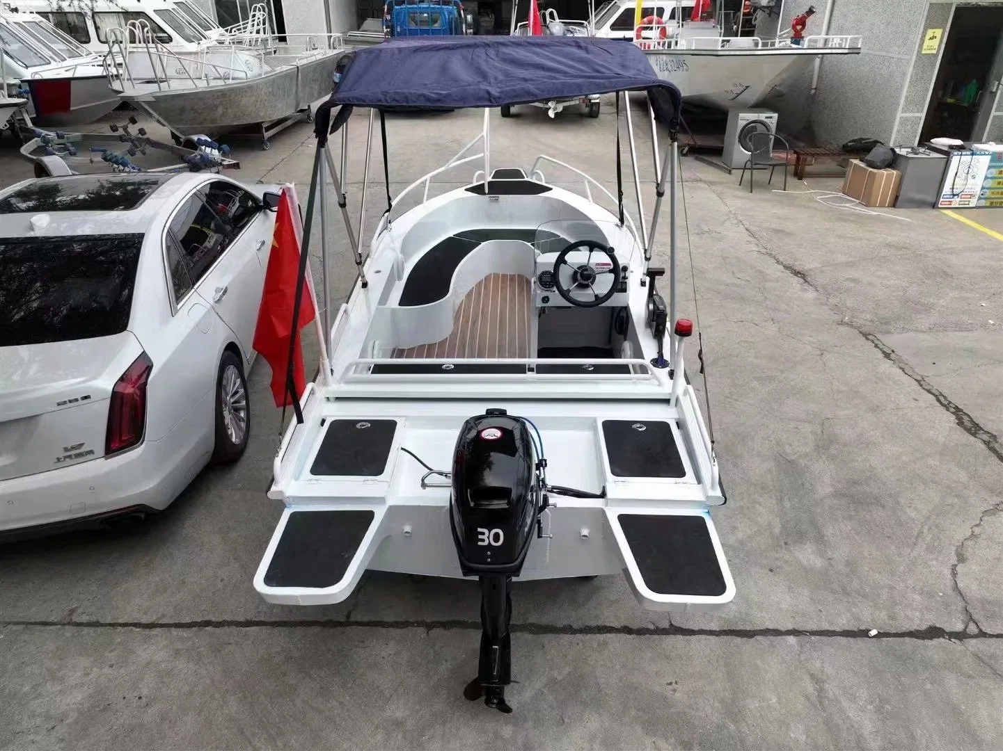 Conception personnalisée économique de la pêche de matériaux de PVC Fashion 15FT petit Yacht Bateaux de pêche en provenance de Chine