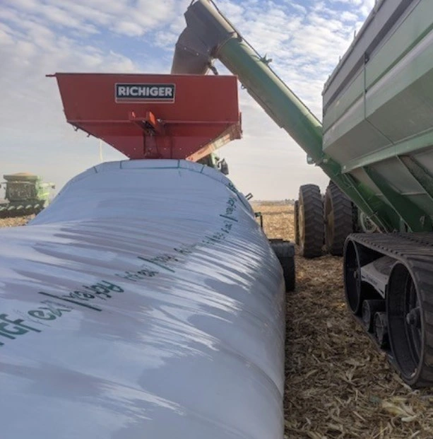 Bester Preis Silo Bag / Silage Bag / Grain Bag 5 Schichten Bradera Maschine Hochfester, schwarzer weißer Film mit UV-Stabilität