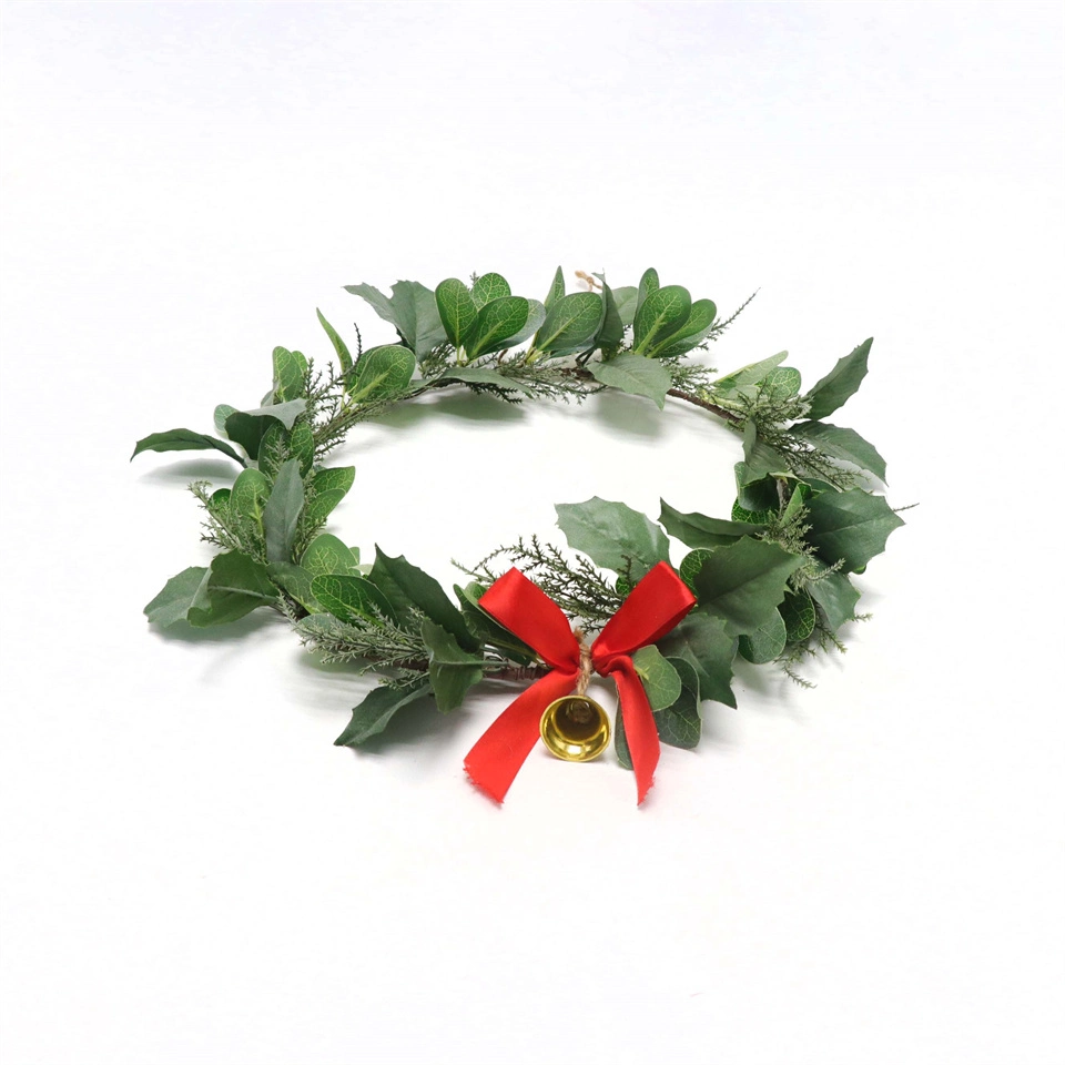 Hot Sale of Christmas Decorations Wreaths Artificial Green Plants Beautiful Bells and Bows Hanging Door and Window Wreath