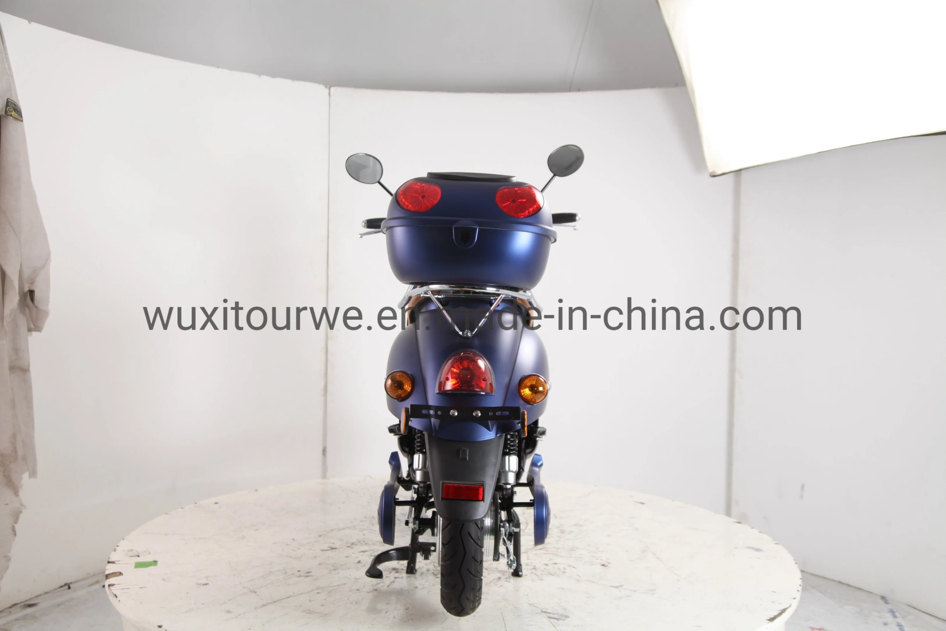 Hot Selling Motor Electric Moped Scooter Disk Brake Flat Rear Luggage Box