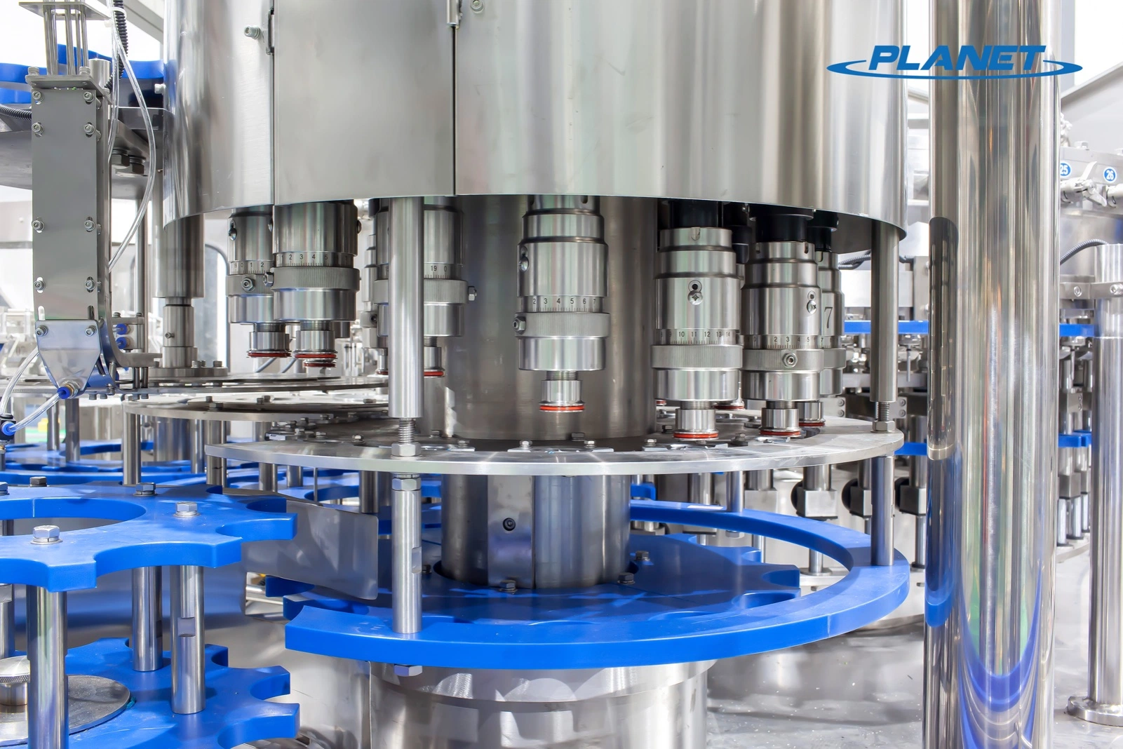 Soda Drink Production Line Filling Machine Bottling Plant CSD Sparlking Carbonated Soft Drink Soda Water Juice Pet Bottle Bottling Filling Packing Production L