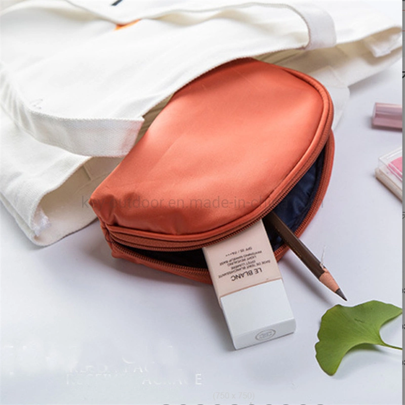 Customizable Faux Leather Zipper Pouch with Logo Half Moon Eco Friendly Makeup Bag Fashion PU Cosmetic Bag Gift Pouch for Girls