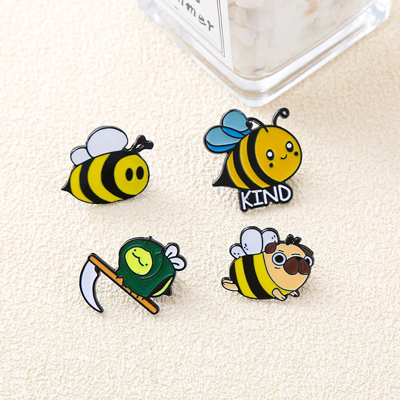 Dibujos animados Cute Bee Broche Animal Insignia ropa Creative Accesorios