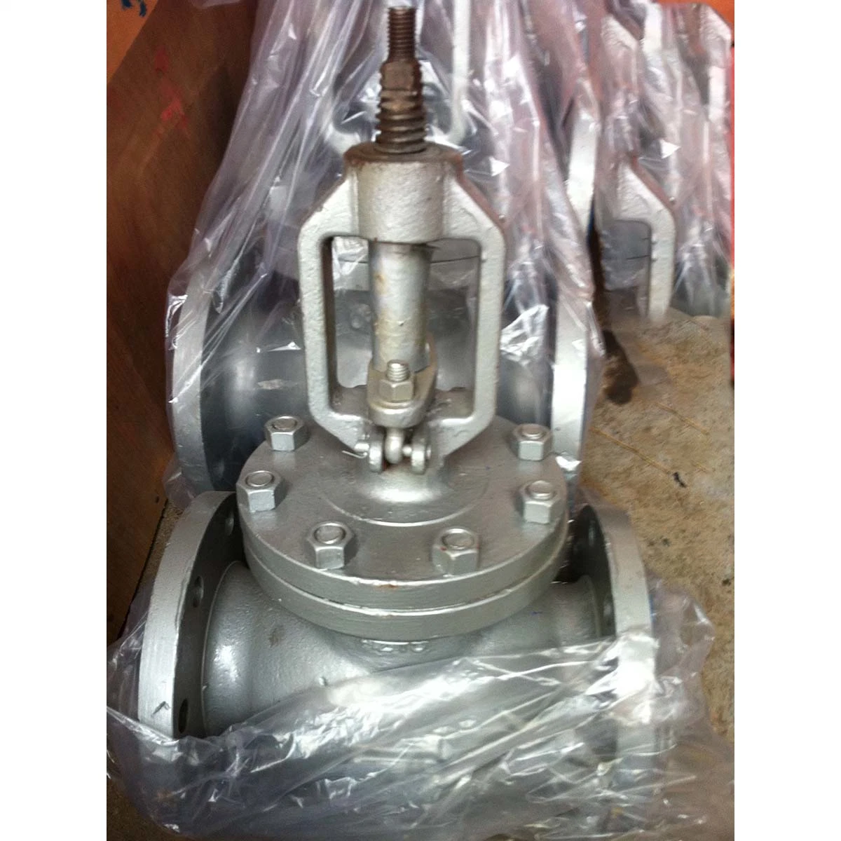 ANSI/API/GOST 300lb Cast Steel Wcb Bolted Bonnet Flow Stop Flange Globe Valve for Pipe Control