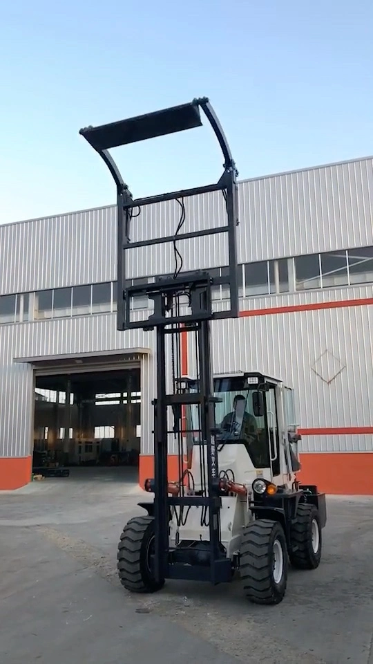 Carro elevador todo-o-terreno 4X4 novo design de fábrica 3 4 5 Empilhador para fora de estrada Ton Diesel de 3000 kg articulado com CE