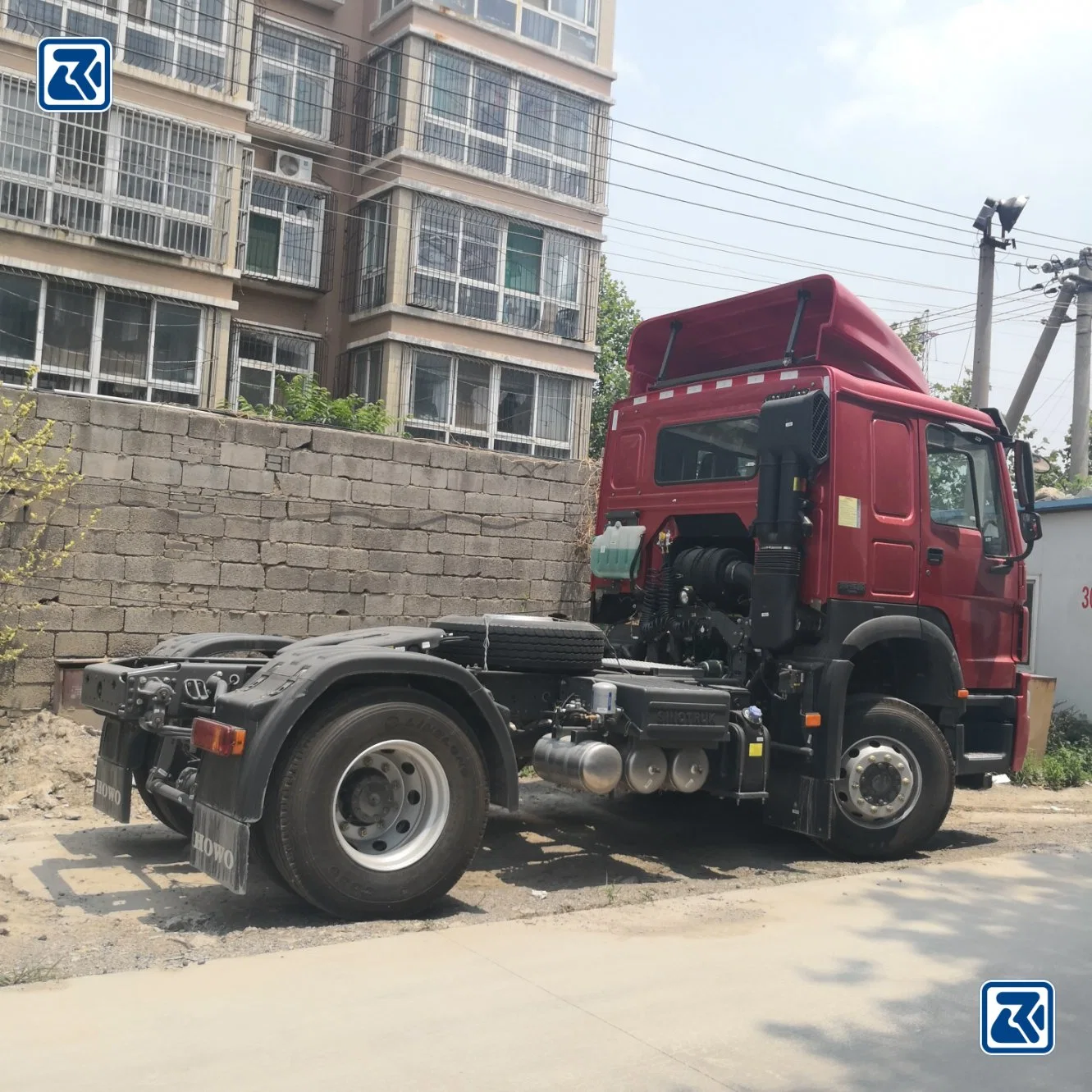 Sinotruk HOWO 4X2 Heavy Truck 20-30t Trailer Head Tractor Truck