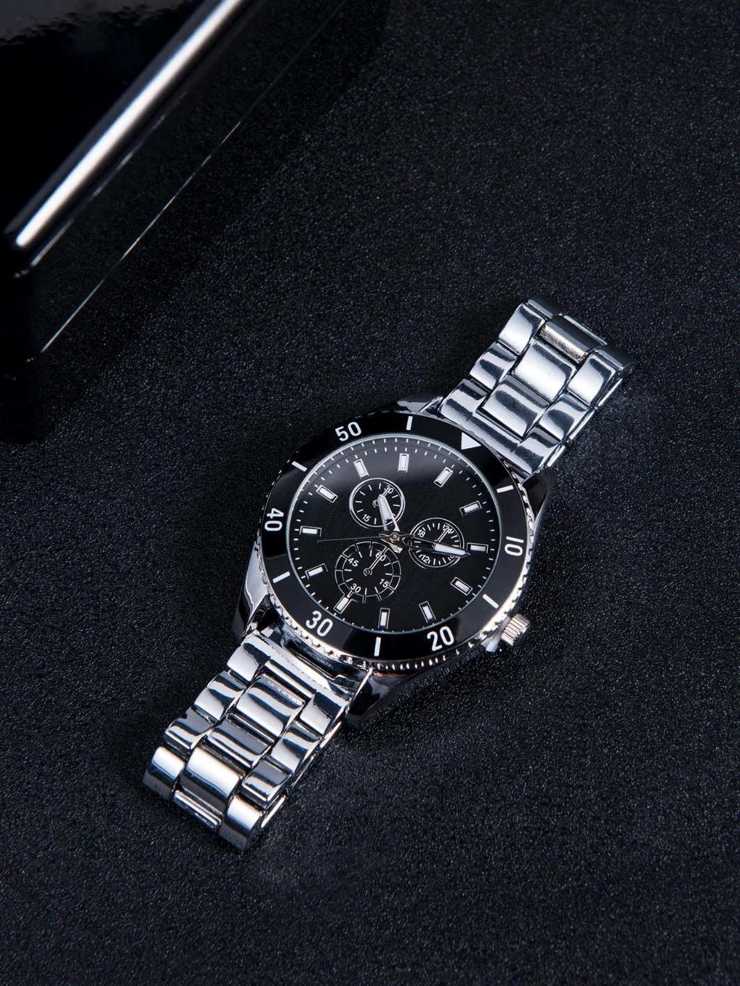 Hot Selling Custom OEM Design Fashion Male Clock Quartz Metal Watch Alloy Men Watch