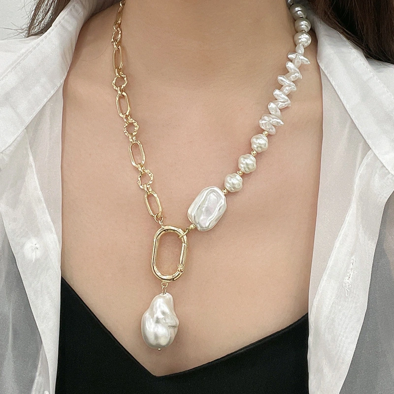 2023 Latest Fashion Big Pearl Necklace Super Popular Over-The-Top Embellished Necklace