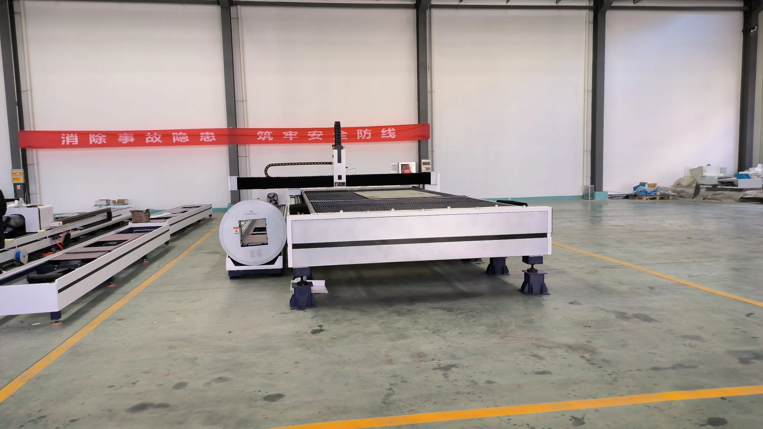 1000W 2000W 3000W Plates Fiber Laser Cutting Machine for Stainless Steel/Carbon Steel /Aluminum/Copper