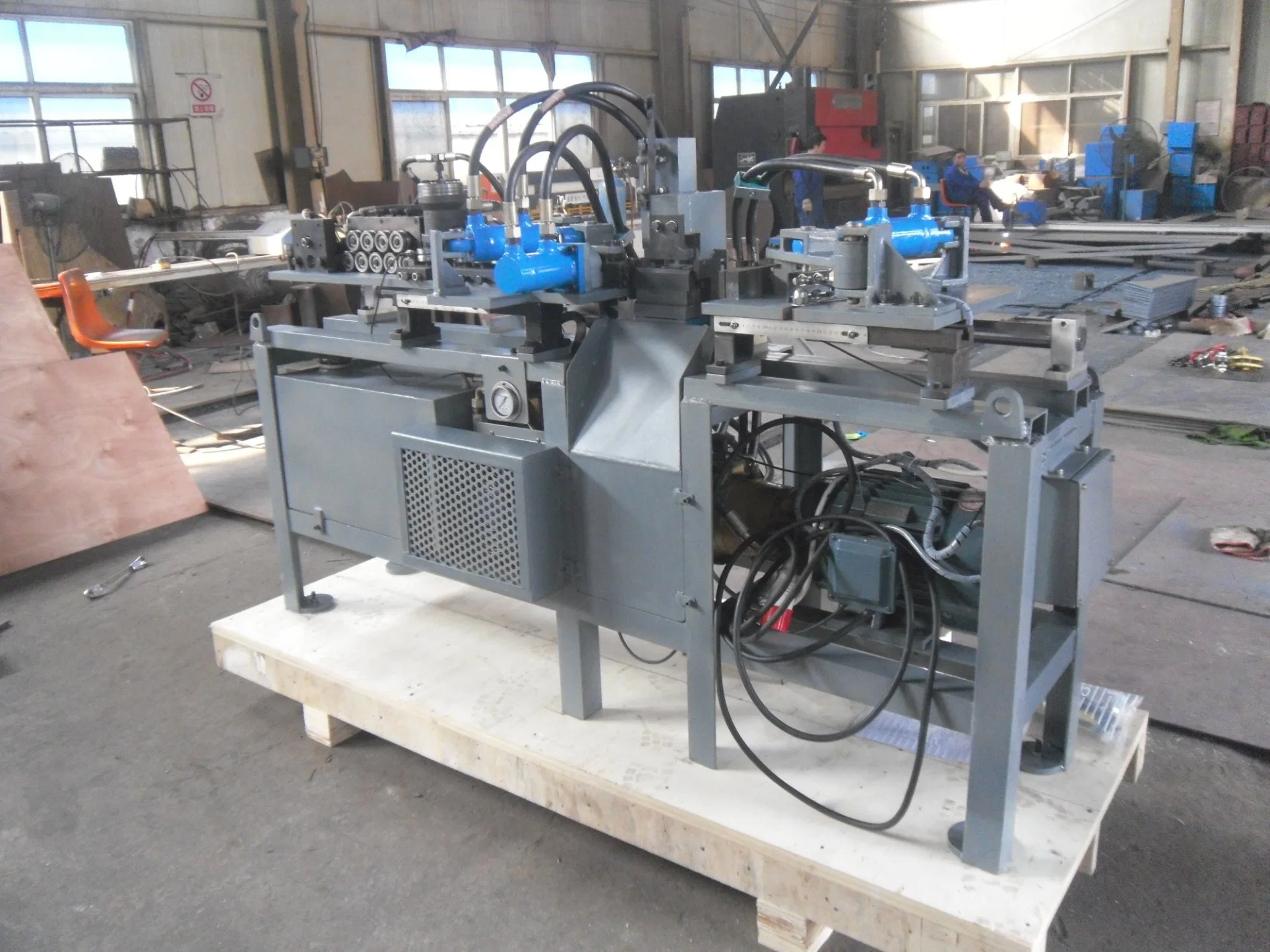 3D CNC Steel Bending Machine