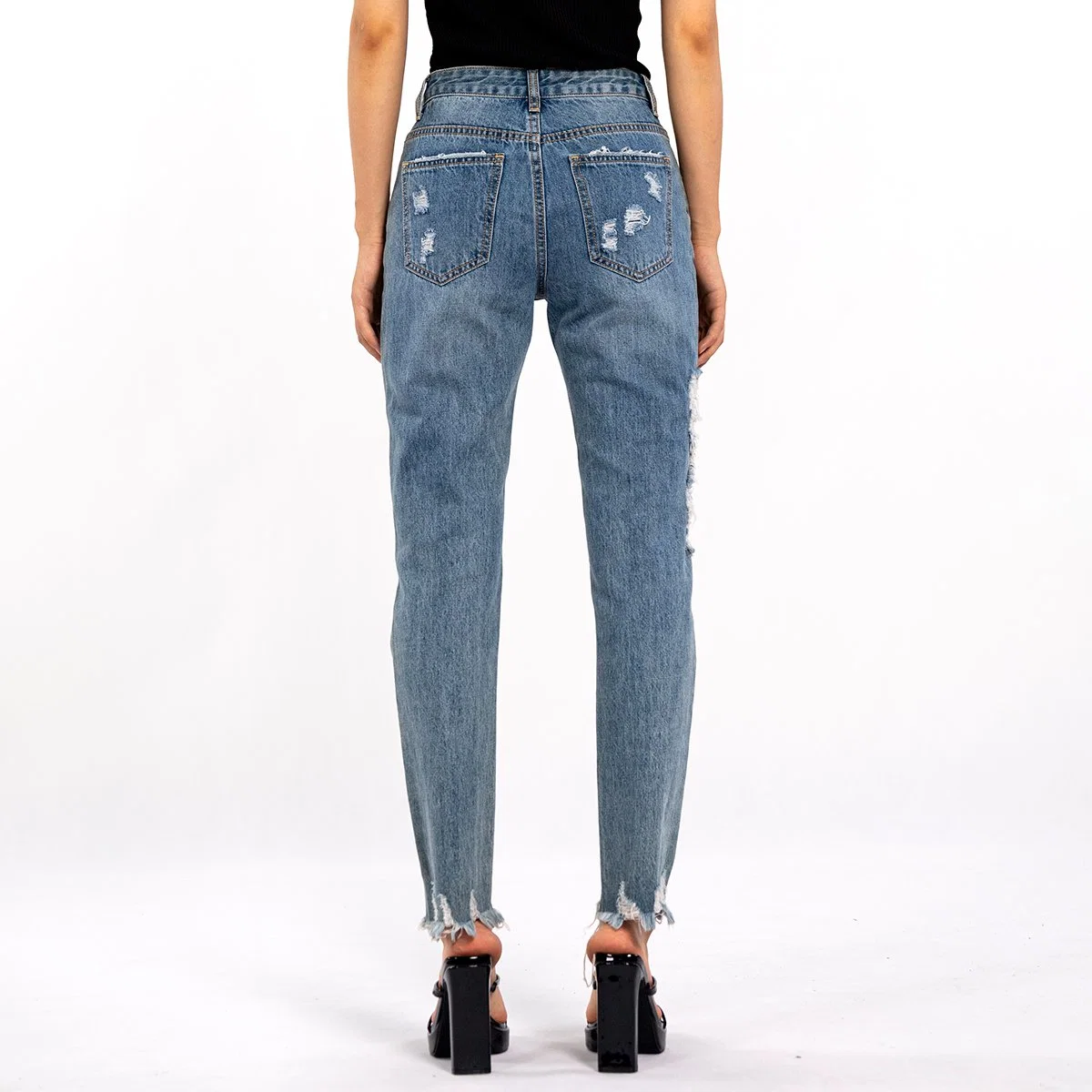 Diseño Moda rasgada Pearl envejecida Distressed Jeans para mujer