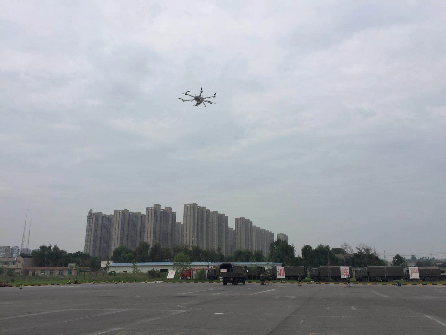 Mutifunctional 15kg Payload Drone UAV para uso en extinción de incendios 30km