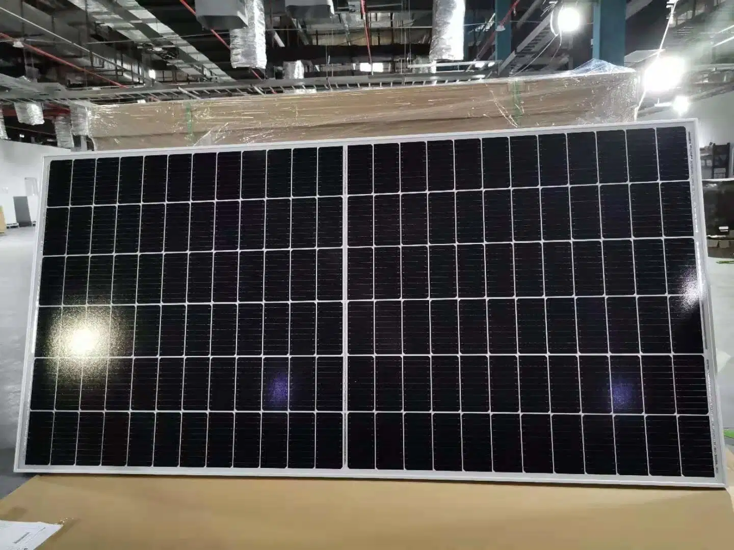 لوحة شمسية من الدرجة 1 GCL عالية الكفاءة من Paneles Solares بقدرة 4555 واط وحدة نظام الطاقة الشمسية