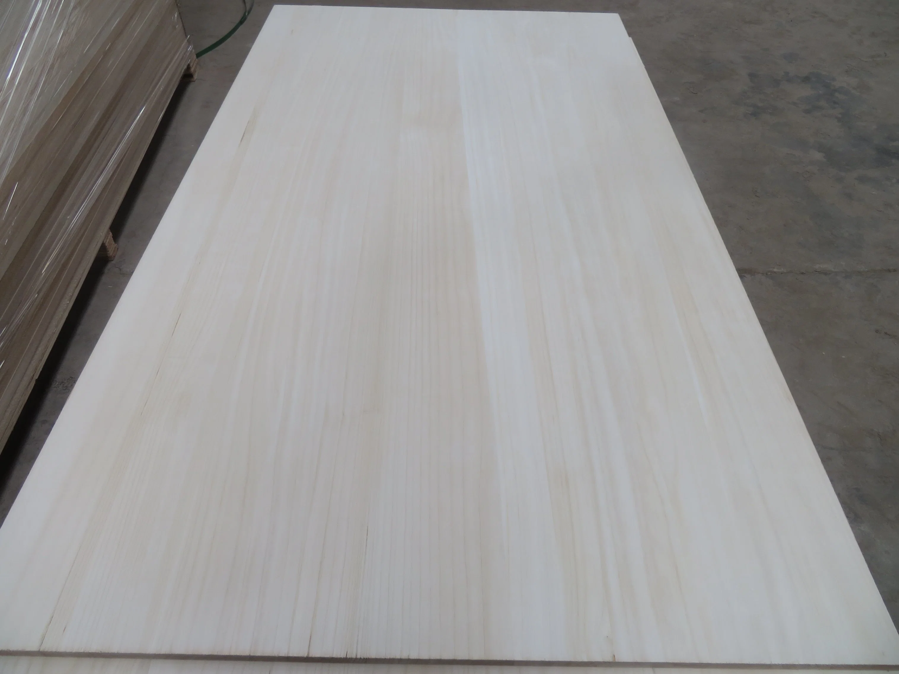 Kiln Dry Paulownia Wood Edge Glued Board Furniture Board