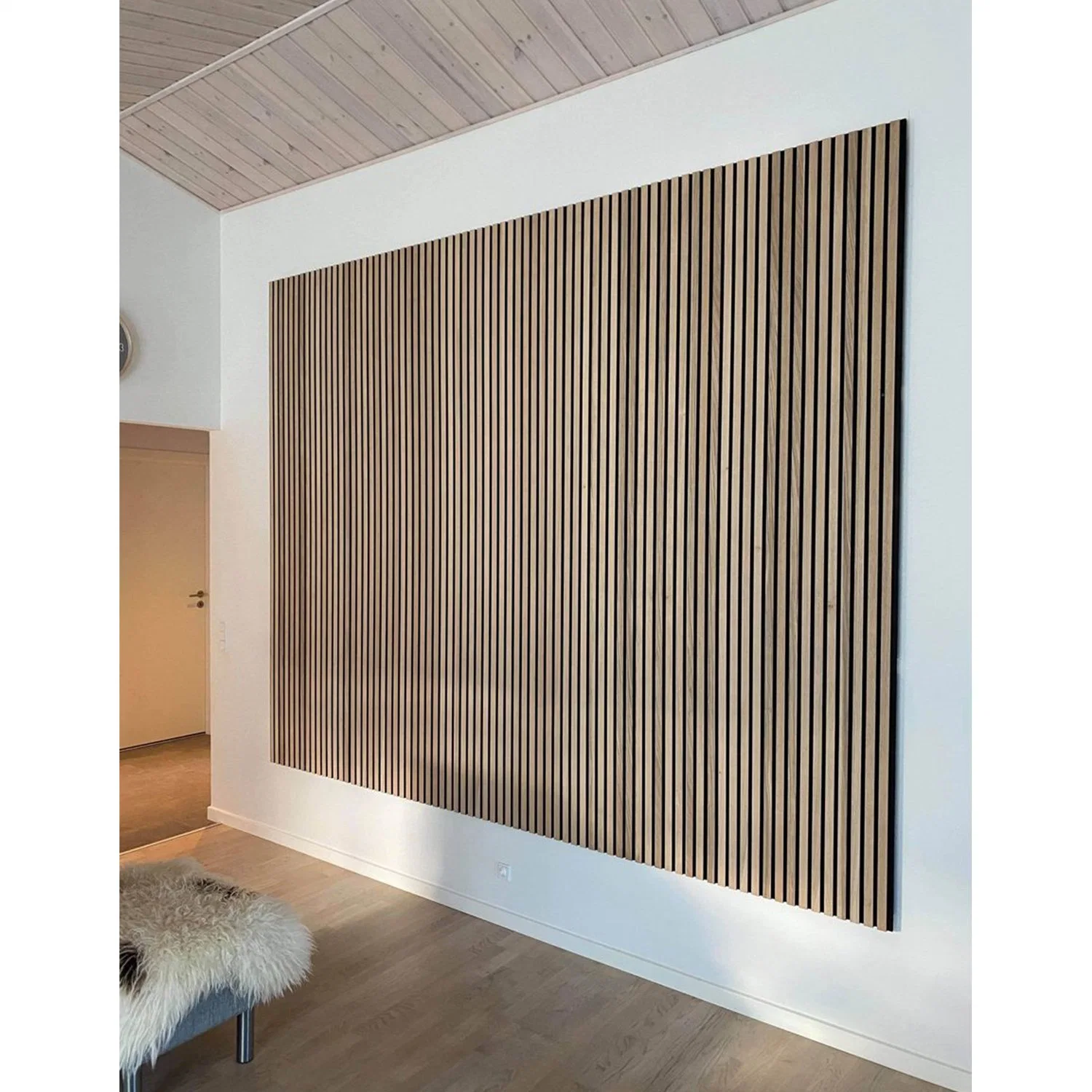 Lattes de bois de chêne naturel Lambris Akupanels Woodupp Concepts artistiques Akupanel acoustique