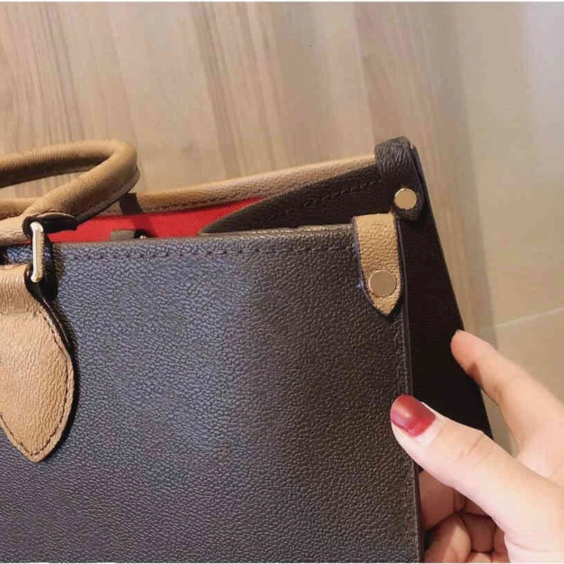 La calidad de la mujer de marca Bolsa Designertop Luxurys Flores cajas de diseño de bolsos de cuero auténtico de gran tamaño cuentan con caja y soporte de bufandas de seda