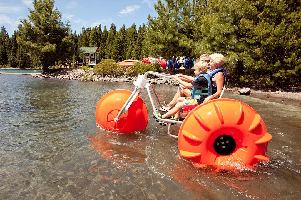 Los productos de la diversión de deportes de agua Agua flotante triciclo Surf Bicicleta de pedal