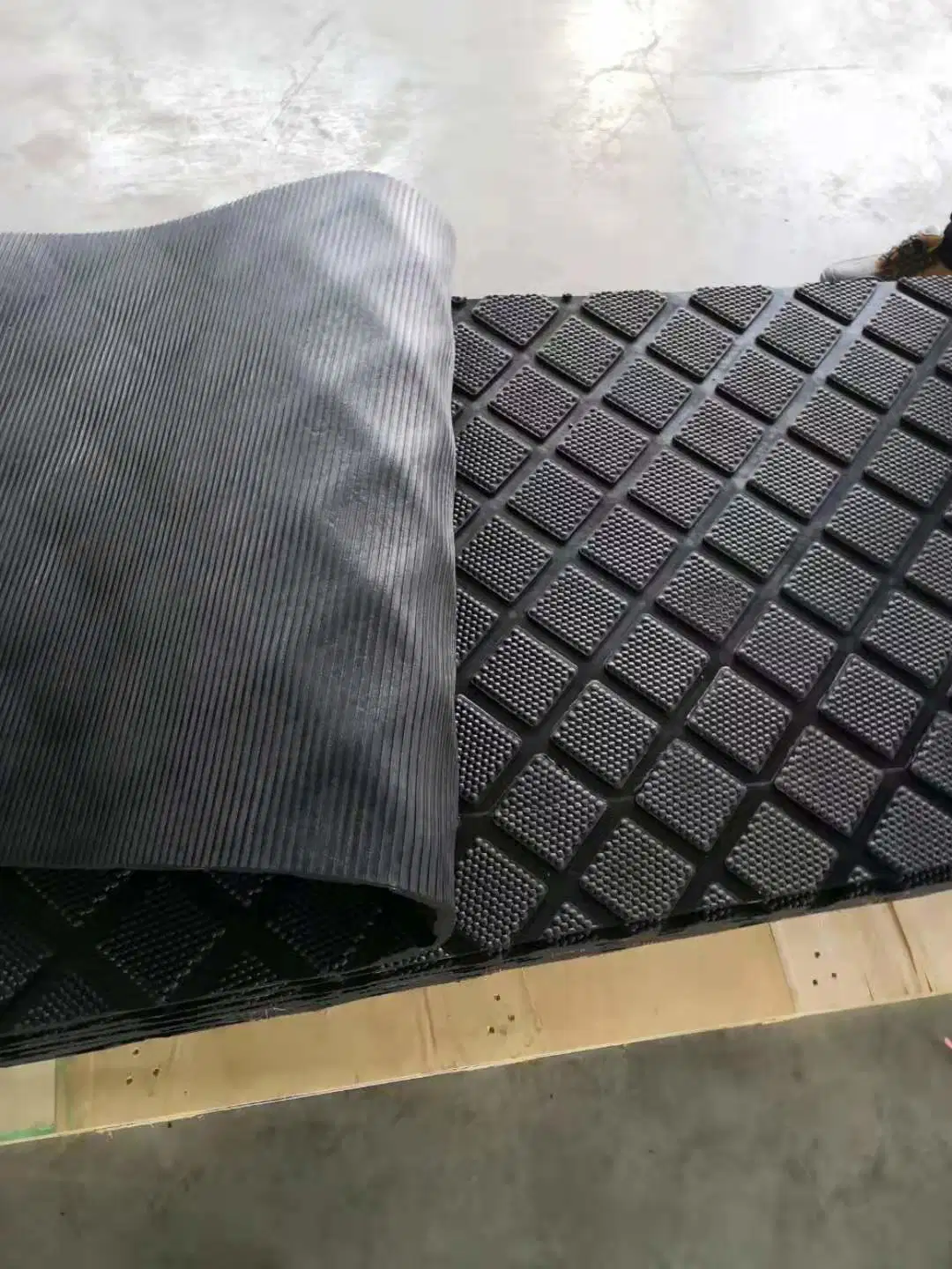 4'x 6'rubber Stable Cow Mat/Horse Stall Mat in China Rubber Matting