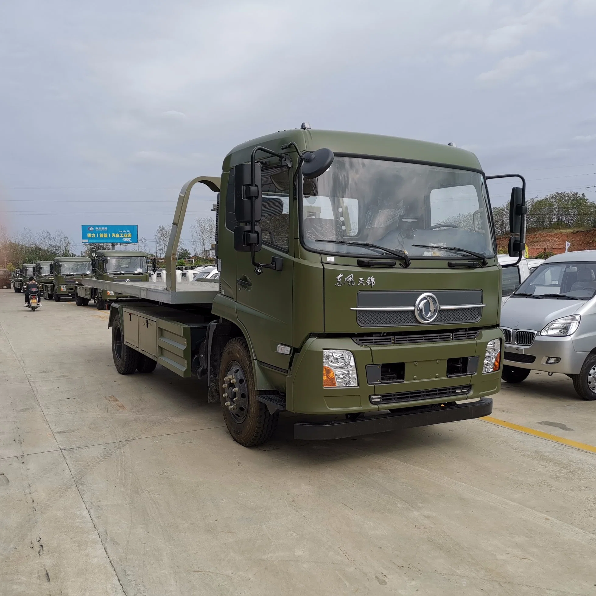 Dongfeng Flatbed Wrecker Towing Truck