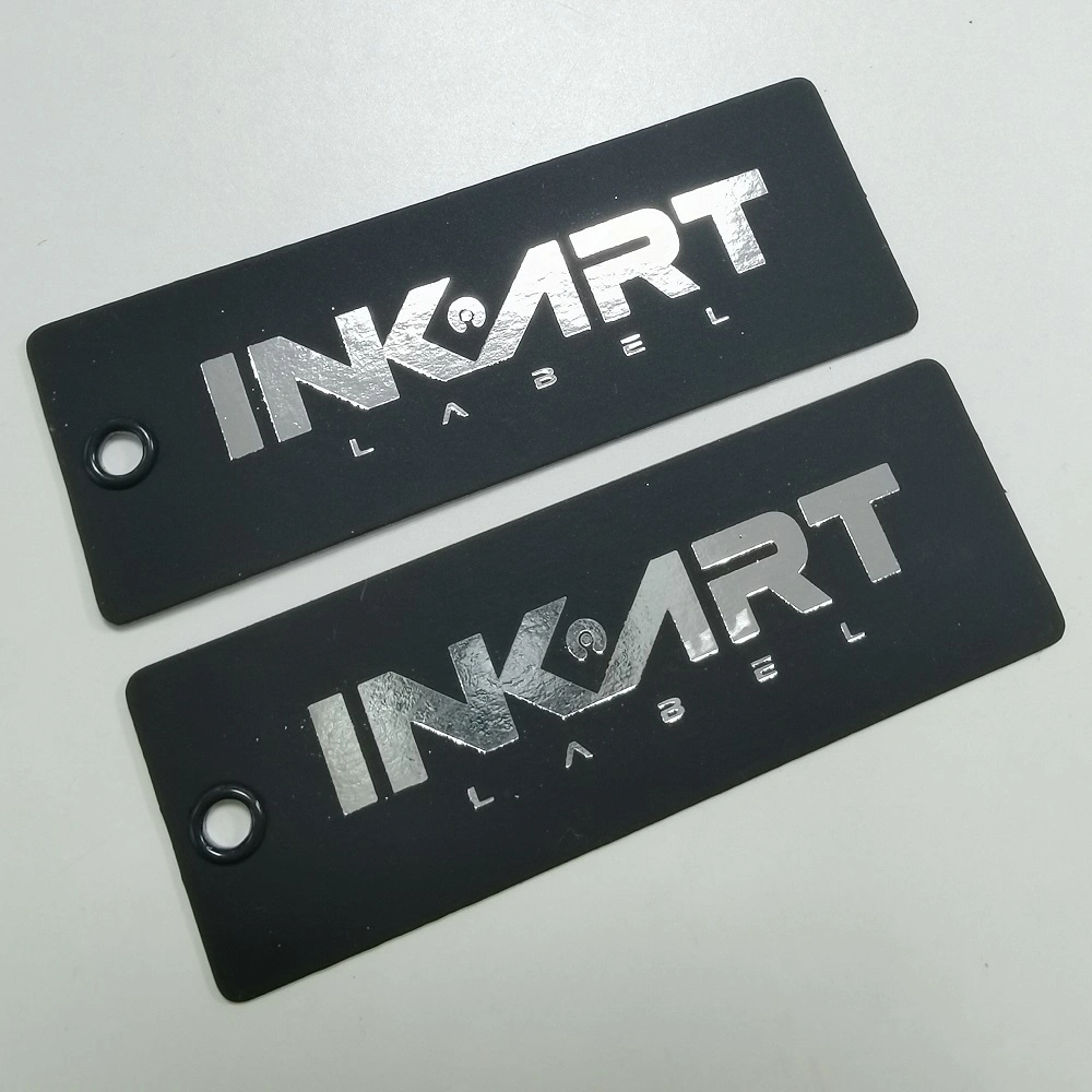 Benutzerdefinierte High-End-Papier-Tag mit Samt Finish schwarz Bordcard Markenname Silberfolie Logo Garment Hängen Tags