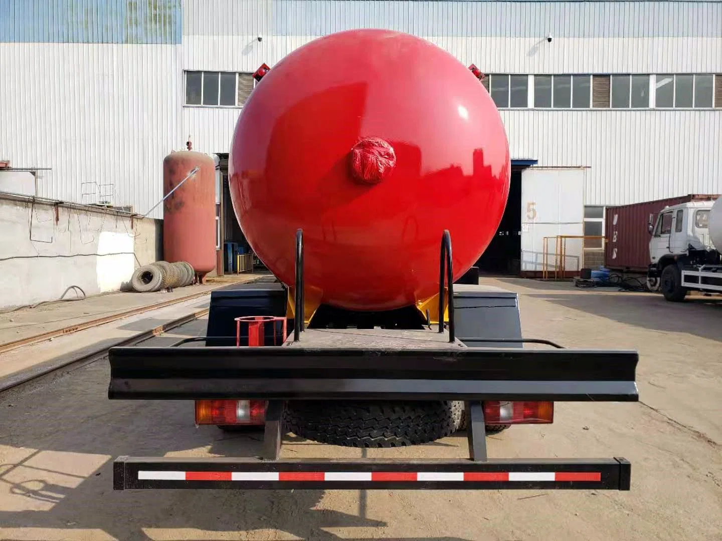 5500L LPG Road Tank Tanker Filling Delivery Bobtail Mobile Gas Refueling Mounted Transport Mobile Dispenser Truck