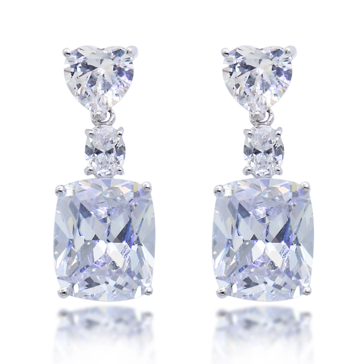 Pierres de clignotement Earrings Diamant blanc élégant et délicat pour les femmes de sonnerie