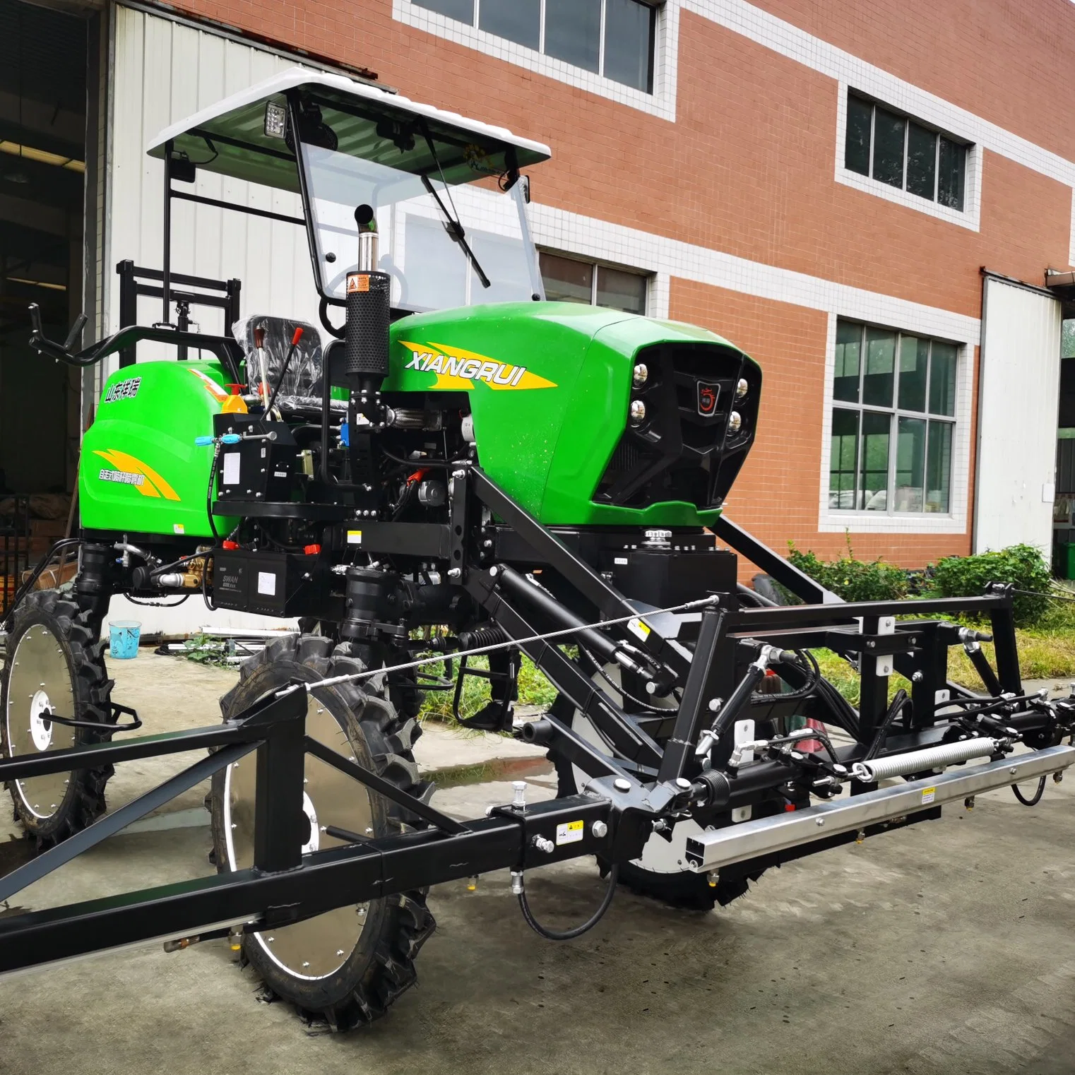 Tipo de tractor pulverizadora de pesticidas agrícolas para campo seco con palas Campo