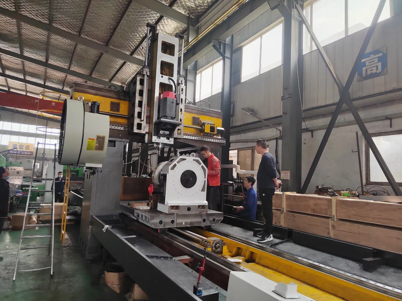 China Professional Gantry CNC Milling Machine with Boring Functions (CKM2516)