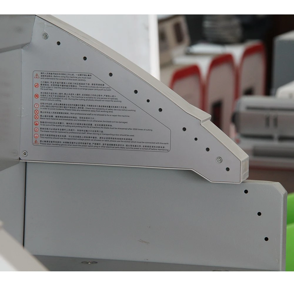 cortadora automática del papel del libro de la talla de programa de 520m m 560m m de la guillotina 670m m hidráulica A3 A4 del control