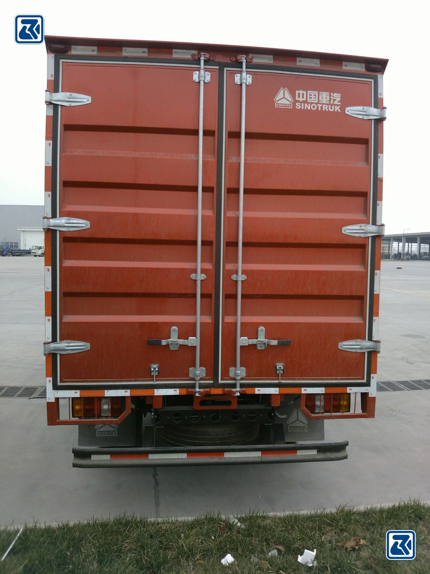 HOWO 5 to 8 Tons Cargo Van Pickup Box Truck Van