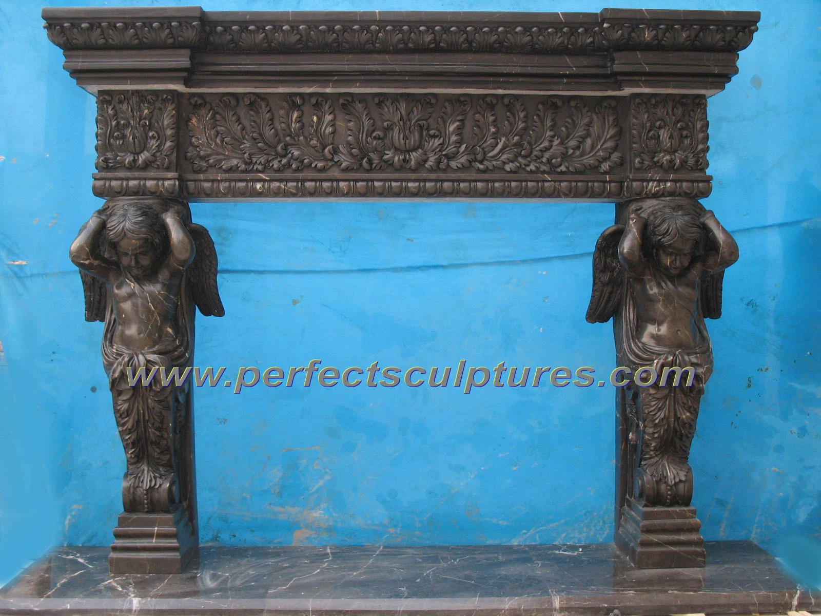 Antique Black Marble Fireplace Mantel with Carved Cherub Figures (QY-LS148)
