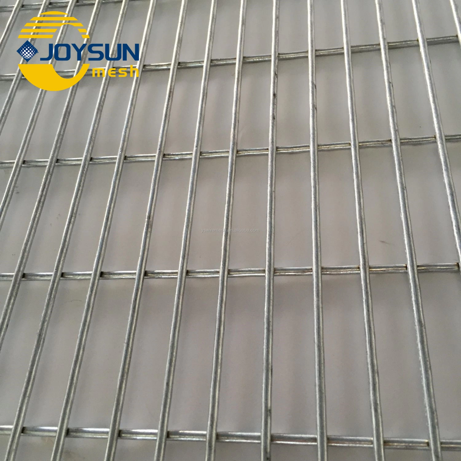 Made in China Small Holes Stainless Steel Welded Wire Mesh Used to Screen Ores and Other Materials