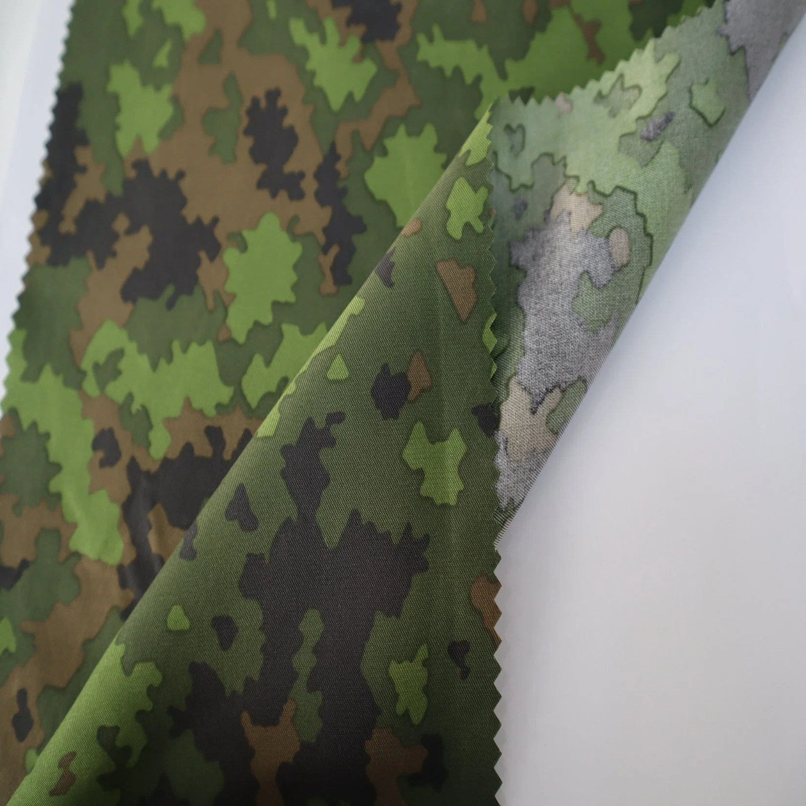 100% Poly Printed Twill Waterproof Fabric