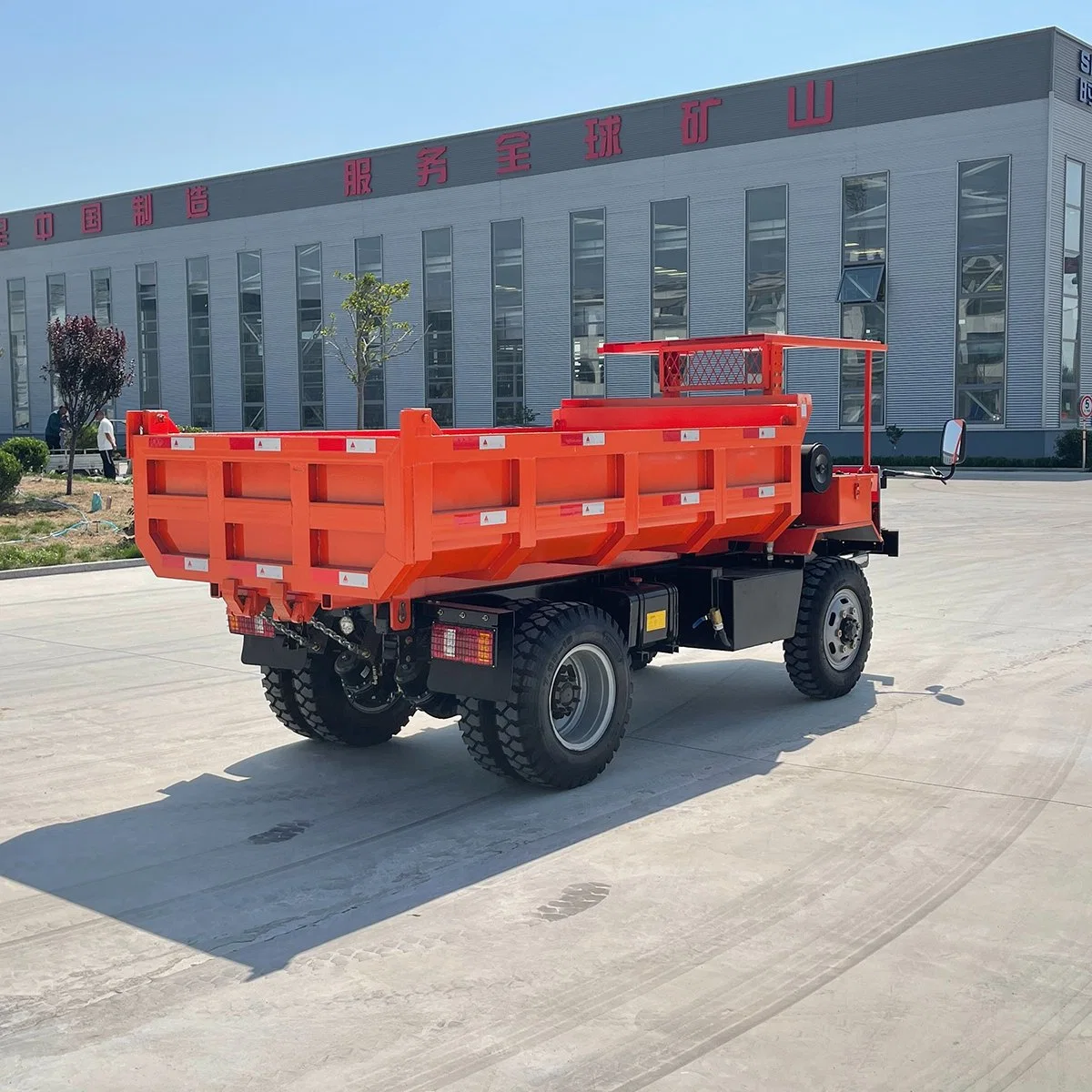 Diesel Underground Mine Dump Truck Ultra High Configuration Welded Precision Shock Absorbent Comfortable Tire Grip